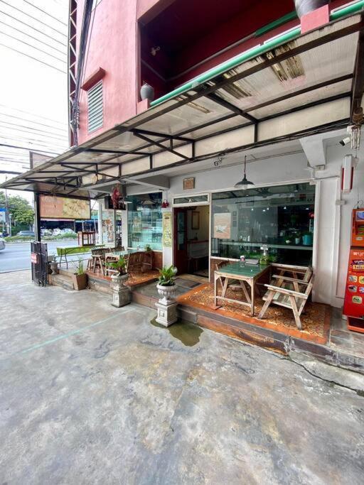 Ratanawong Place 823 Banguecoque Exterior foto