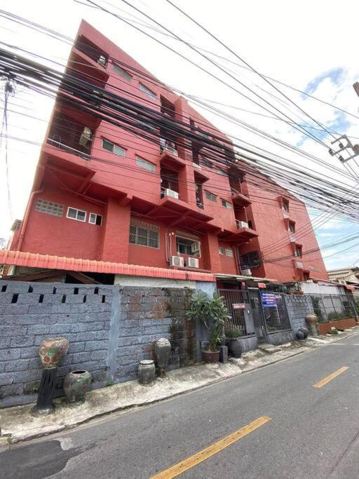Ratanawong Place 823 Banguecoque Exterior foto